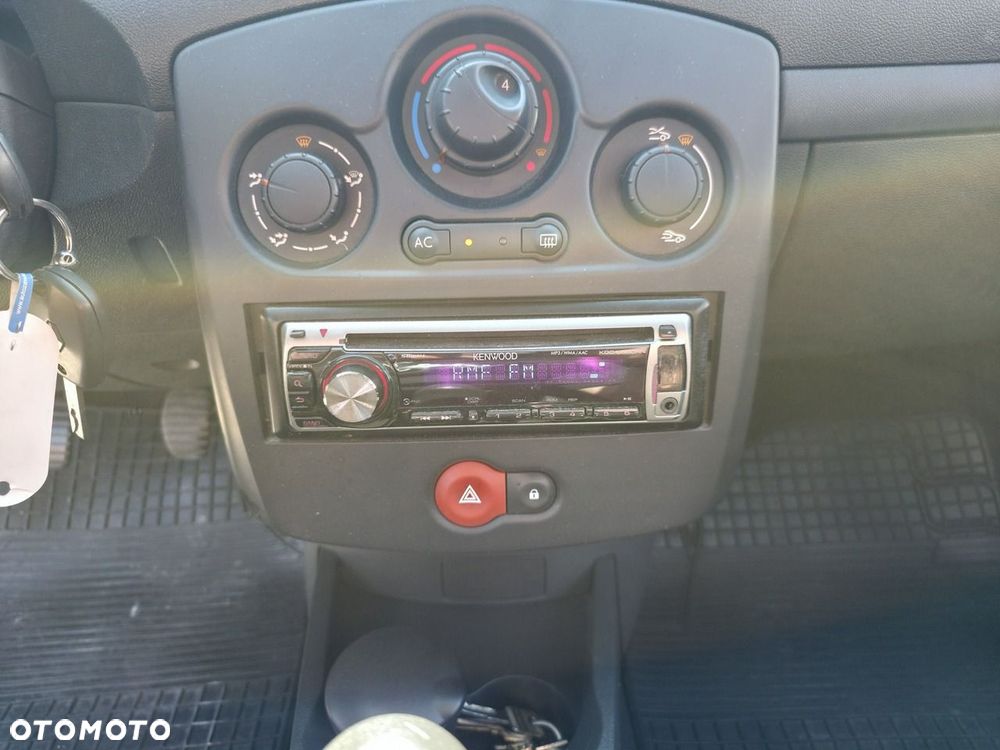 Renault Clio - 9