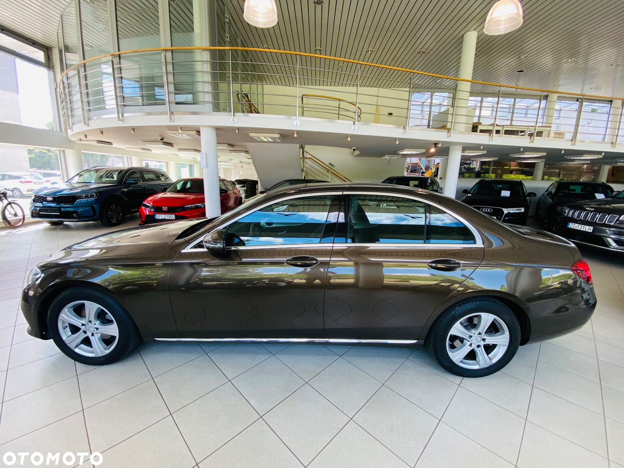 Mercedes-Benz Klasa E 220 d 9G-TRONIC - 4