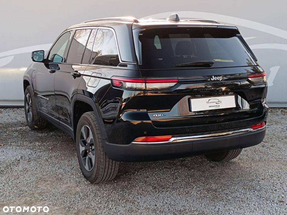 Jeep Grand Cherokee - 16