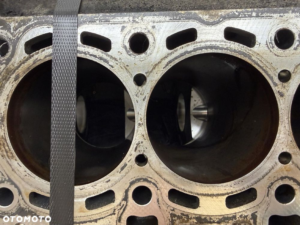 BLOK SILNIKA 177980 Mercedes W205 C205 A205 W215 4.0 V8 AMG 177.980 - 3