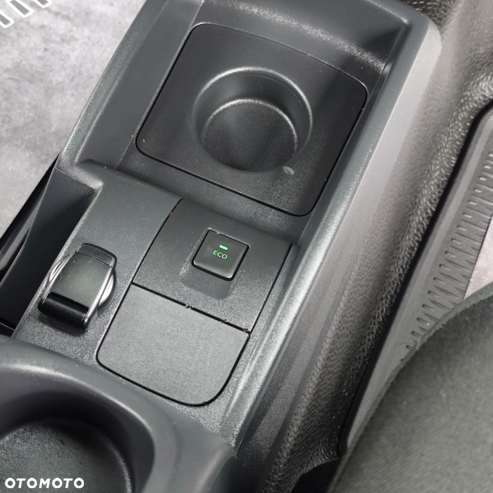 Nissan NV250 - 23