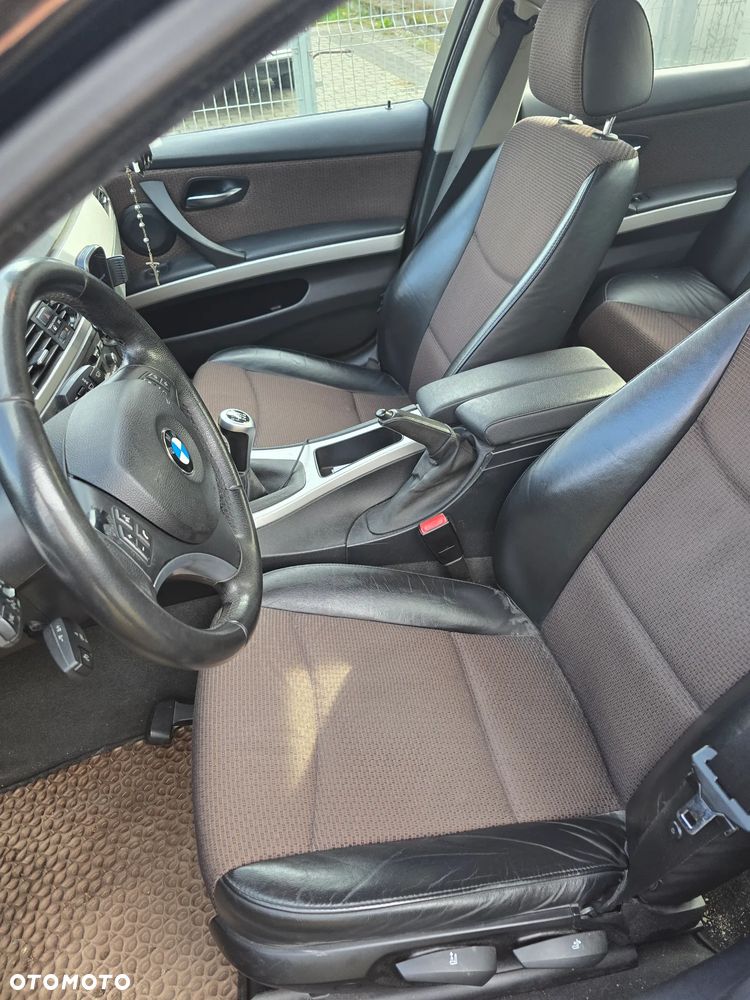 BMW Seria 3 318i - 9