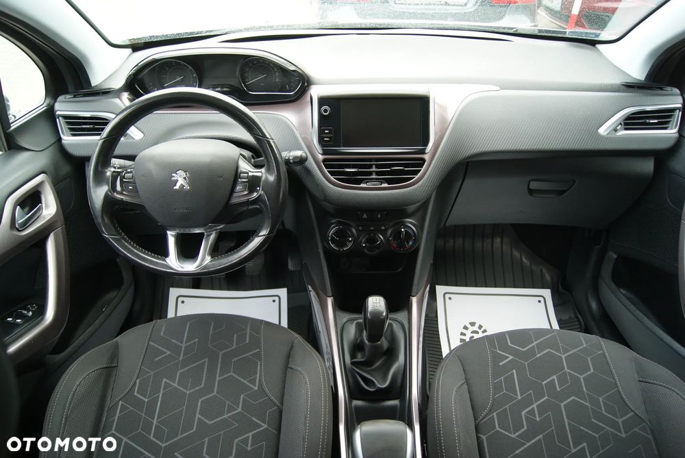 Peugeot 2008 1.2 Pure Tech Style - 13