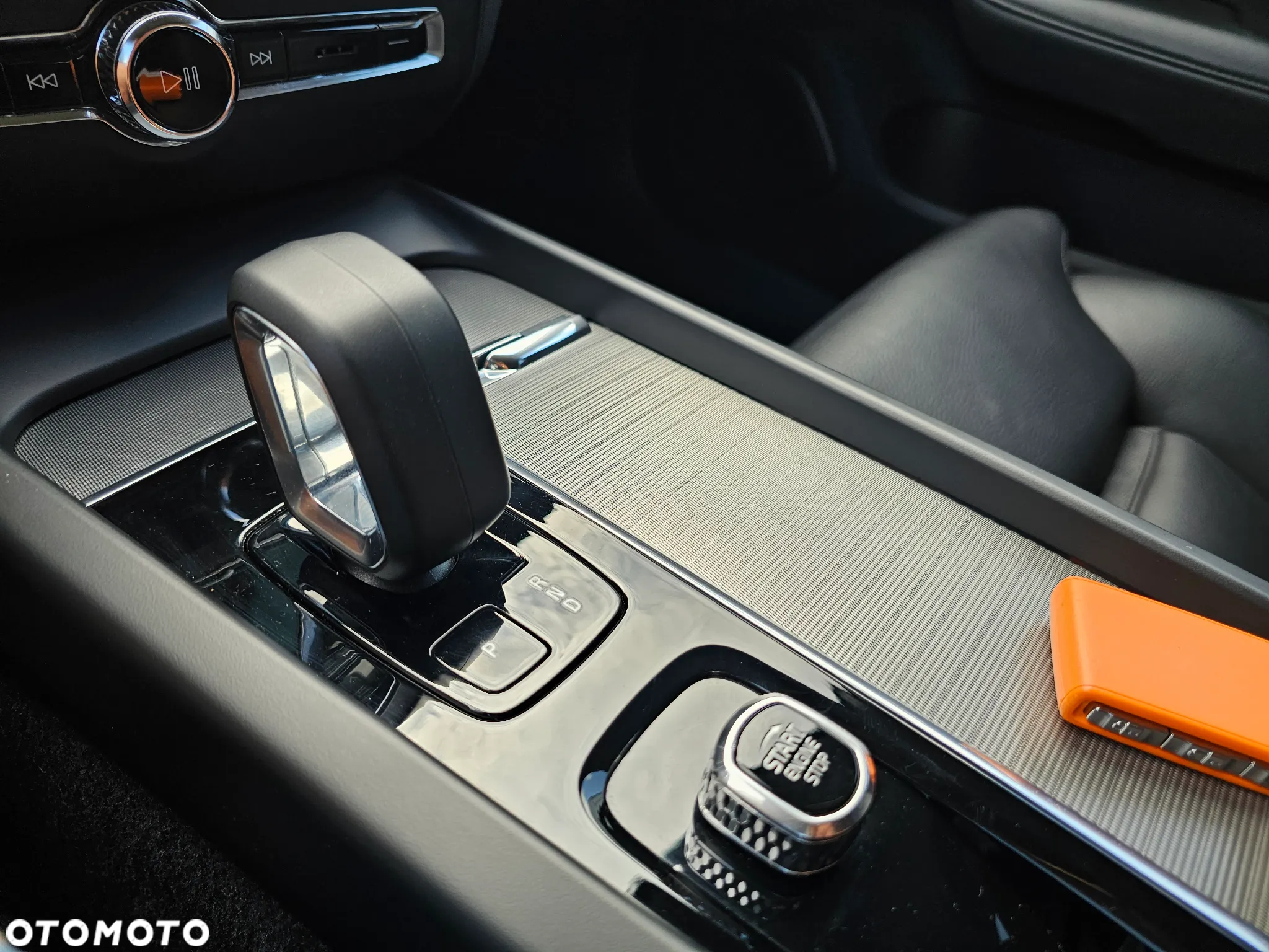 Volvo V60 B3 B Geartronic Momentum Pro - 24