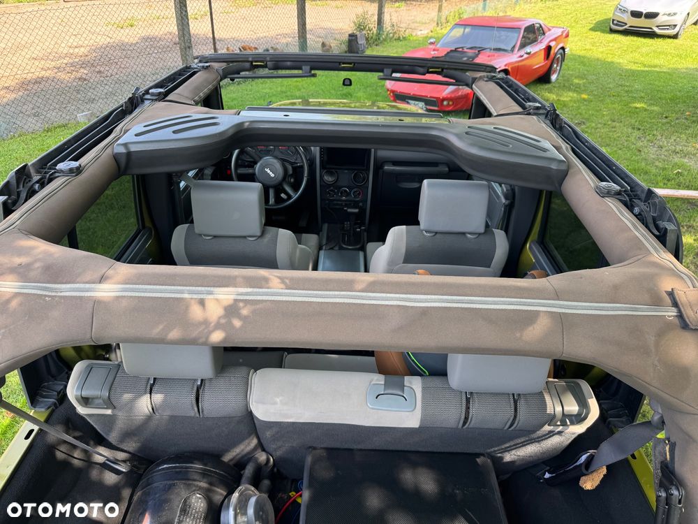 Jeep Wrangler Unlimited 3.8 Automatik Sahara - 8