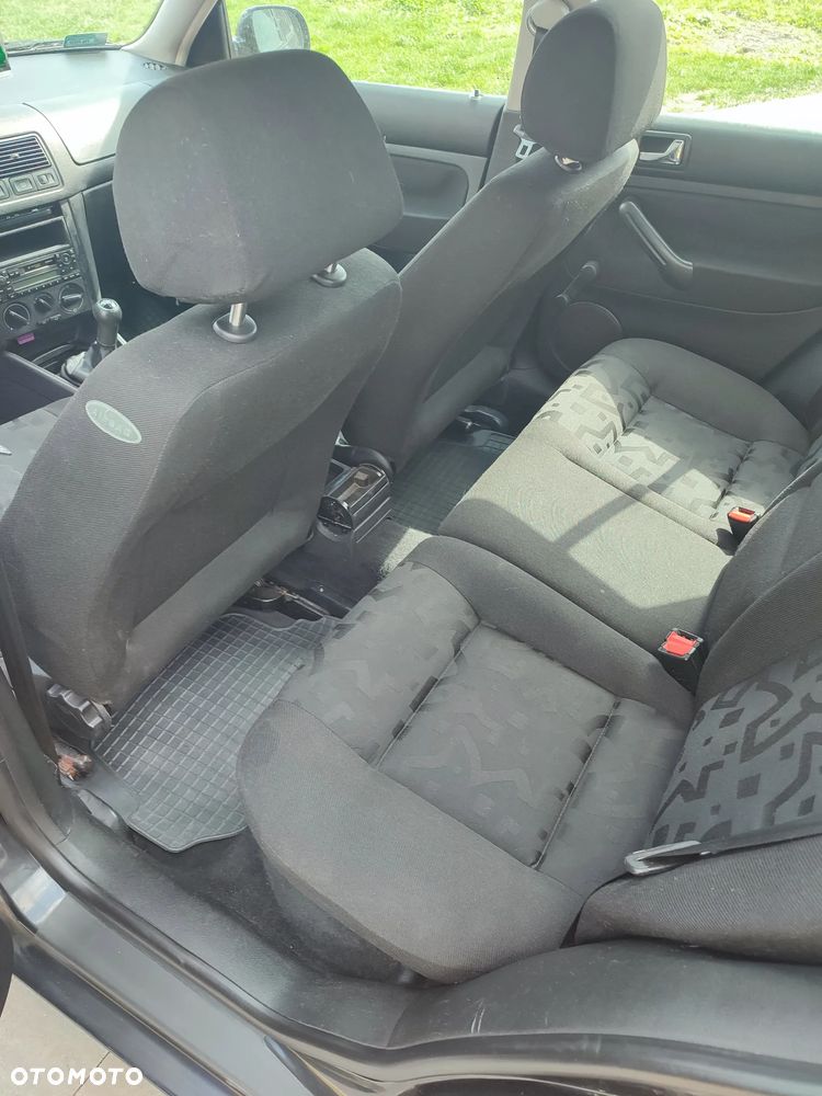 Volkswagen Golf 1.6 Comfortline - 12