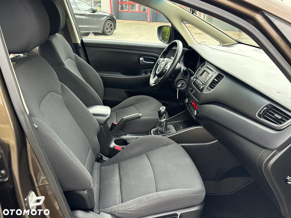 Kia Carens 1.6 GDI Attract - 30