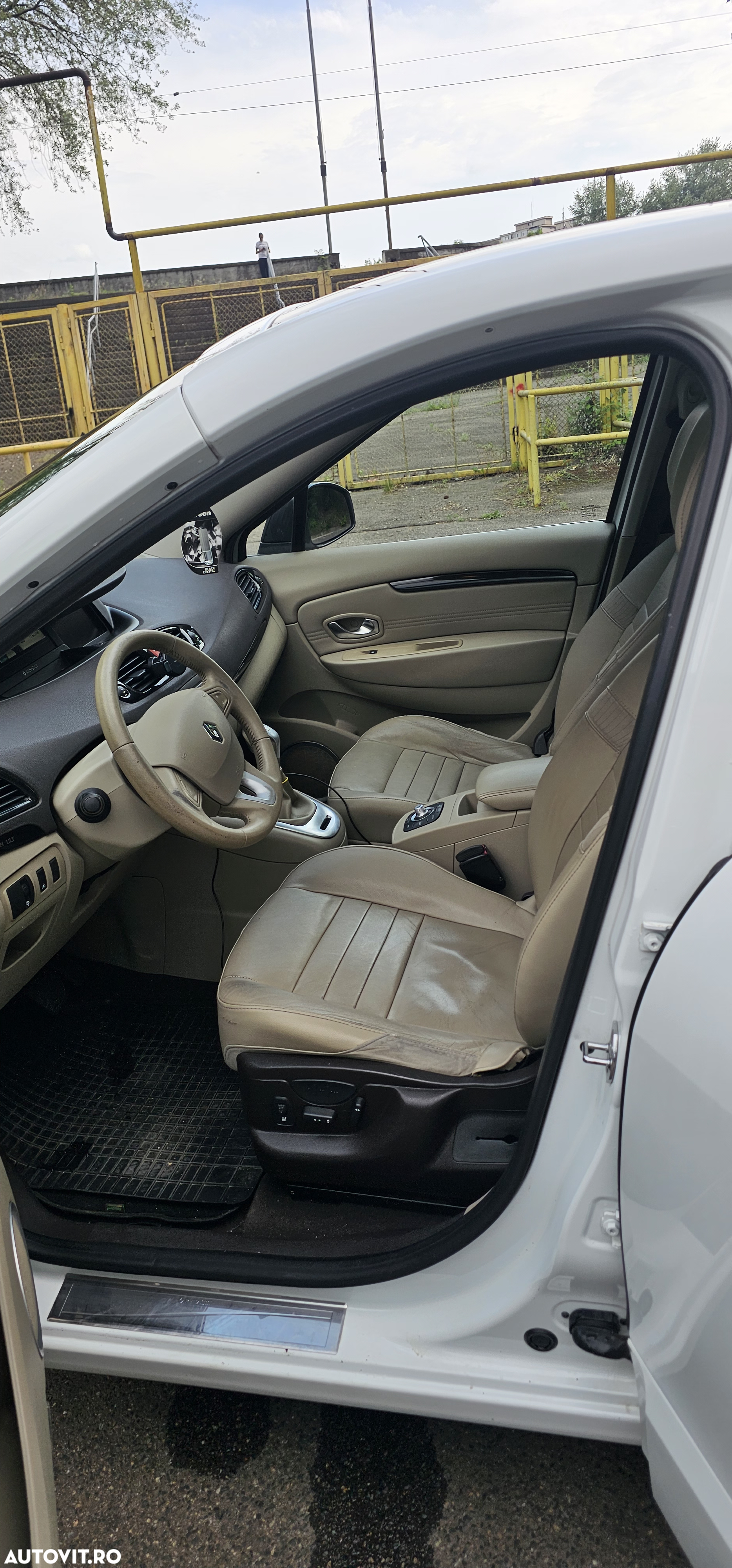 Renault Scenic dCi 150 FAP Aut. Bose Edition - 9