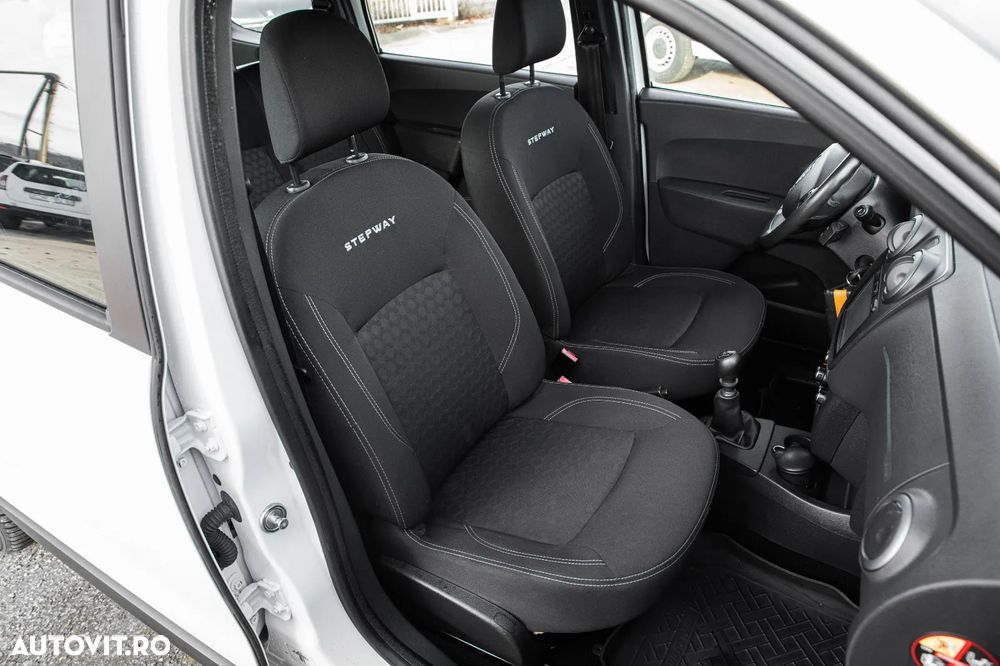 Dacia Lodgy dCi 110 Stepway Celebration - 17
