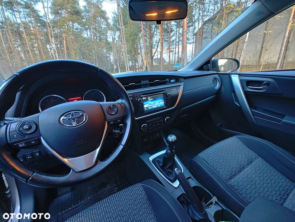 Toyota Auris 1.6 Prestige - 9