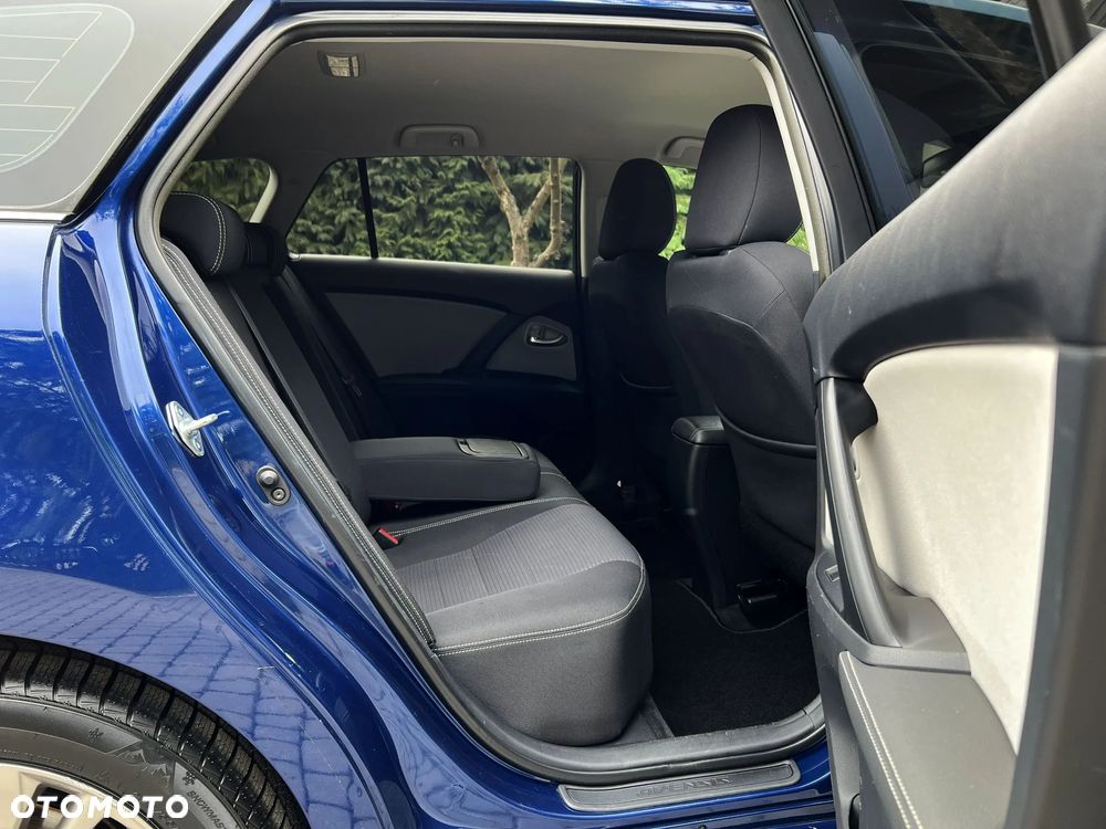 Toyota Avensis 1.6 Business Edition - 5