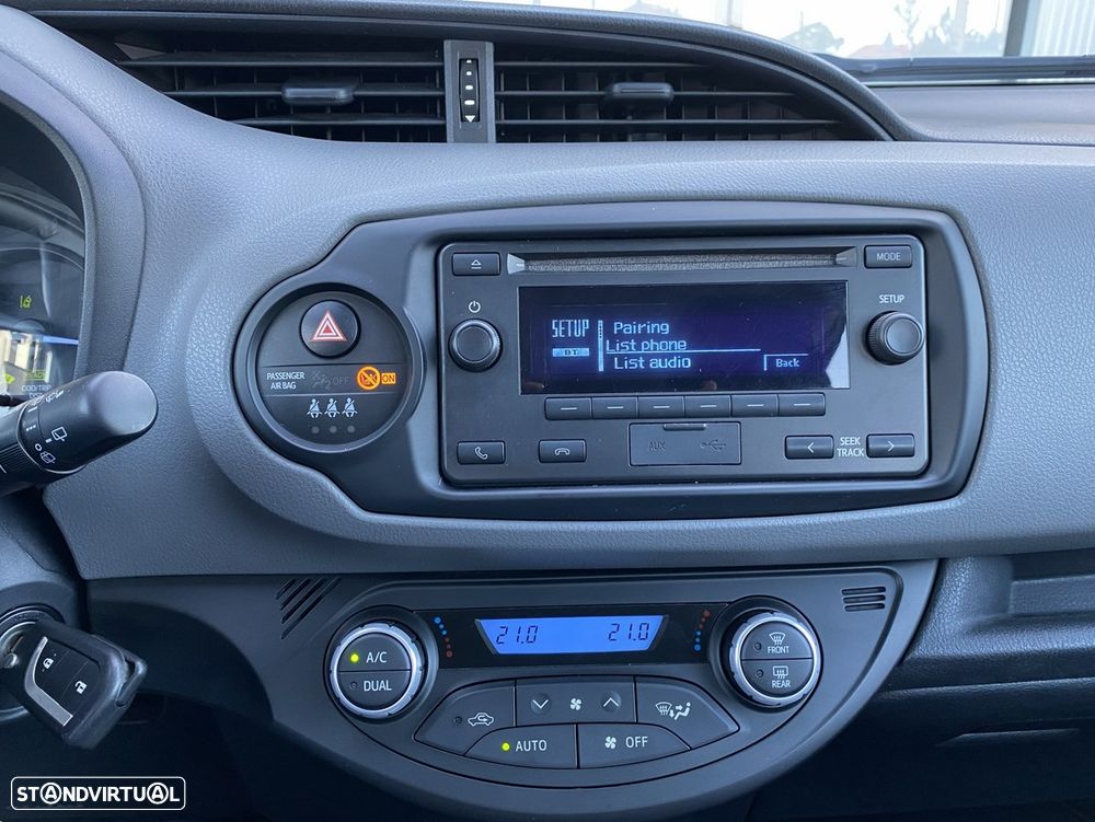 Toyota Yaris 1.5 HSD Active - 22