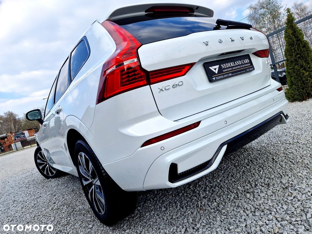 Volvo XC 60 B4 D Plus Dark - 36