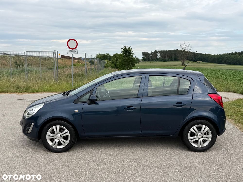 Opel Corsa 1.2 16V Cosmo - 4