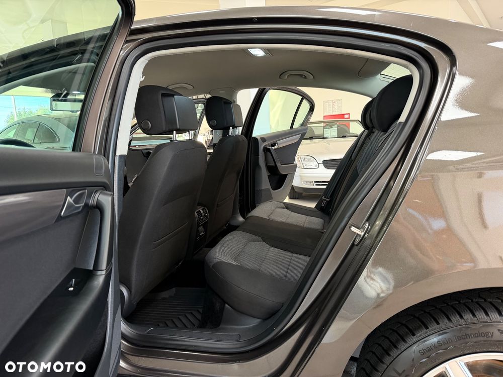Volkswagen Passat 1.4 TSI Trendline - 29