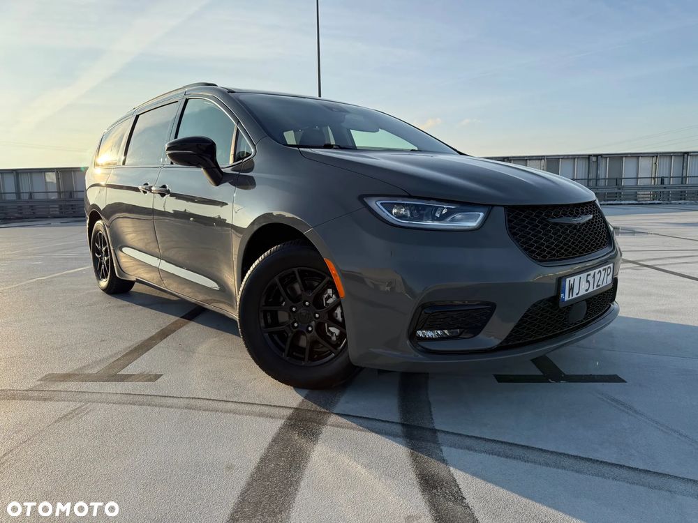 Chrysler Pacifica - 11