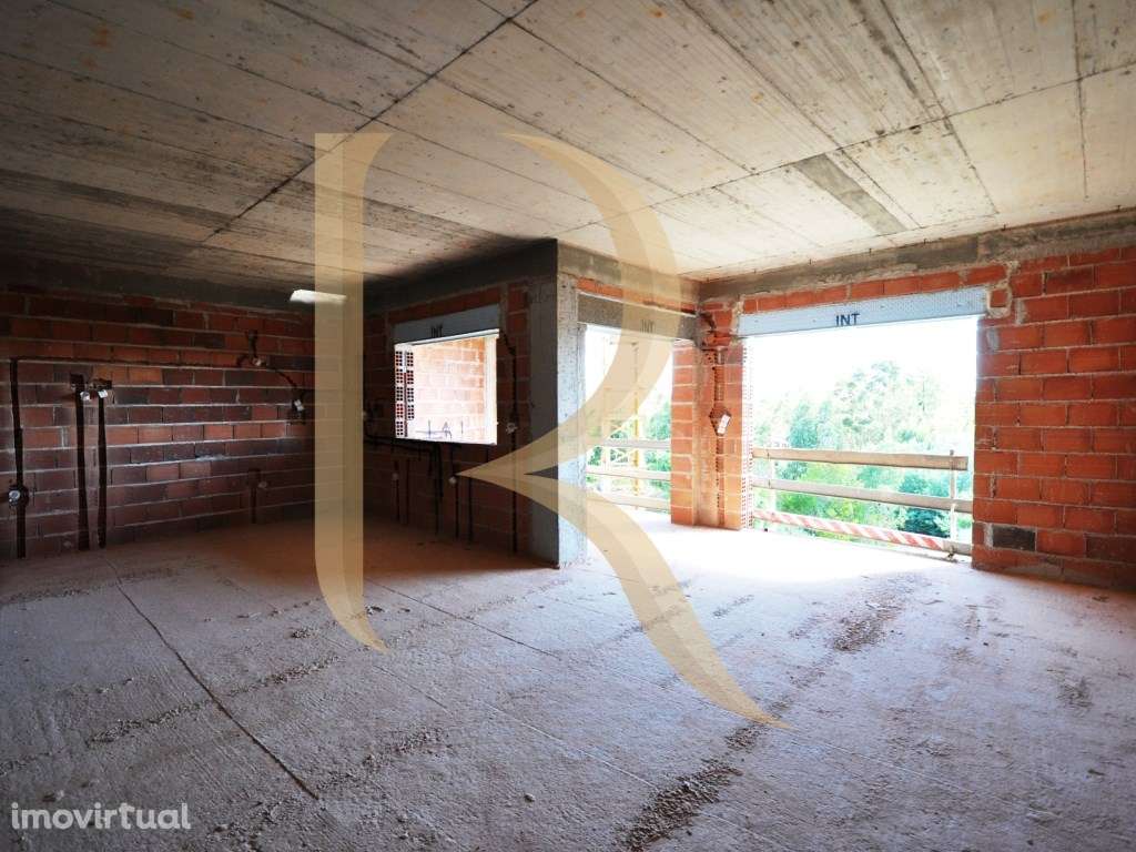 Apartamento duplex T2+2 novo com garagem e sótão em Vale de Milhaço... - Grande imagem: 2/17