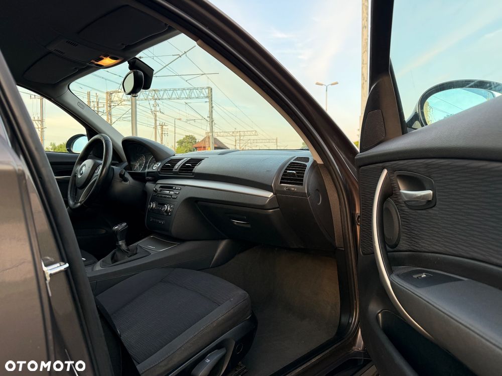 BMW Seria 1 118d DPF - 17