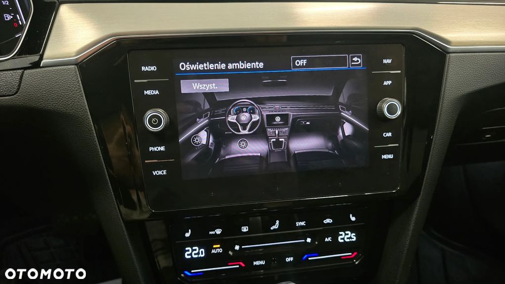 Volkswagen Passat - 32