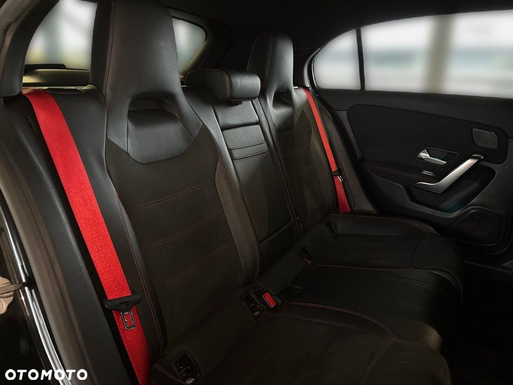Mercedes-Benz Klasa A 35 AMG 4-Matic 7G-DCT - 22