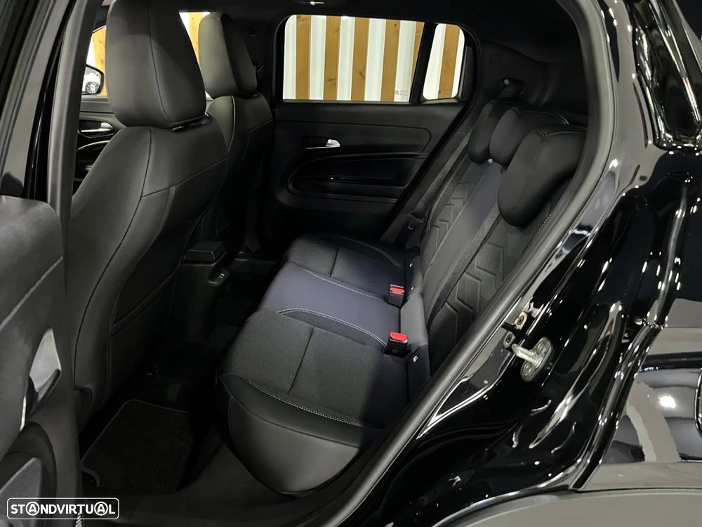 Jeep Avenger 1.2 e-Hybrid Summit DCT - 17