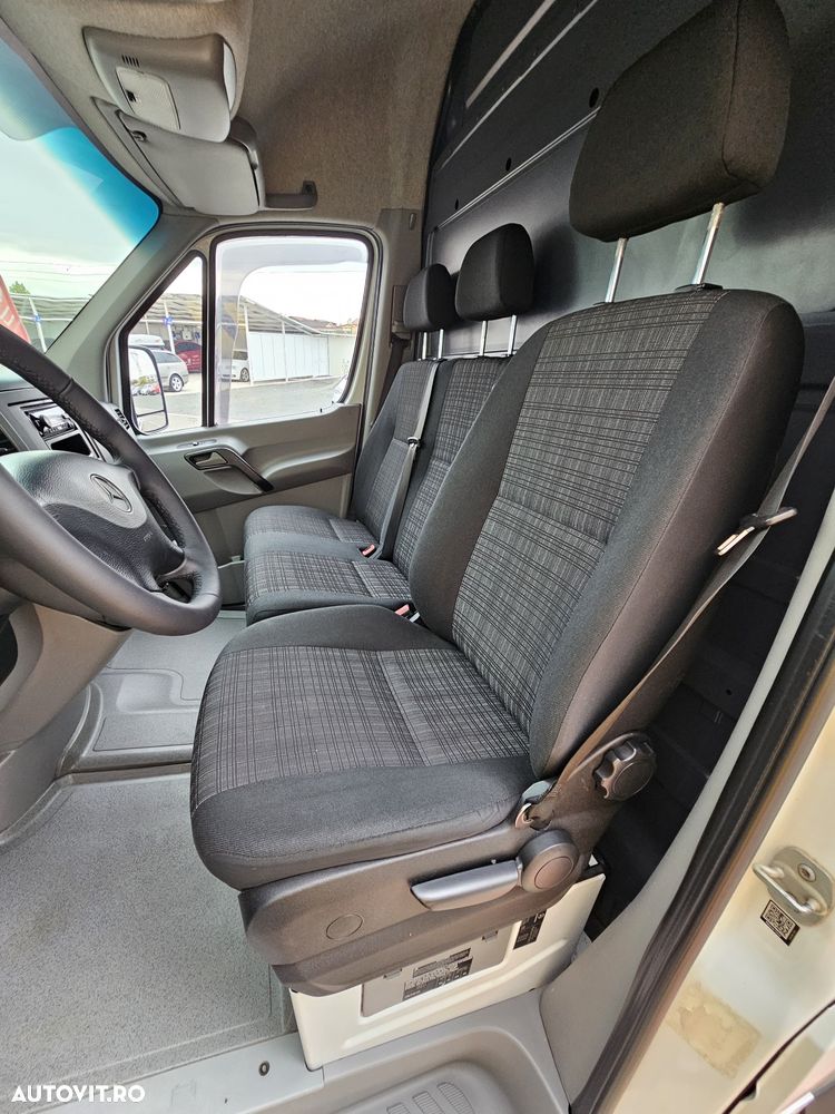Mercedes-Benz Sprinter - 24
