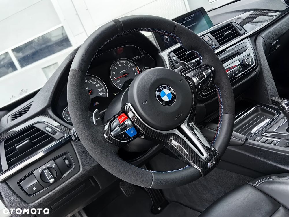 BMW M4 Coupe DKG - 24