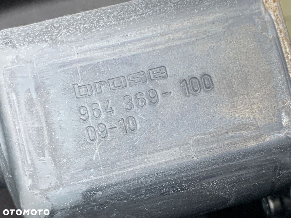 PODNOŚNIK SZYBY LEWY TYŁ  DODGE JOURNEY 2008 - 2022 2.0 CRD 103 kW [140 KM] olej napędowy 2008 - - 5