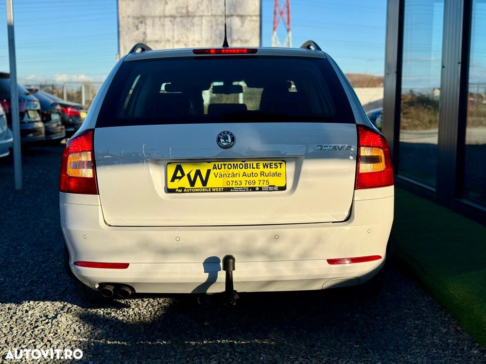 Skoda Octavia Combi 2.0 TDI Elegance Automatic - 12