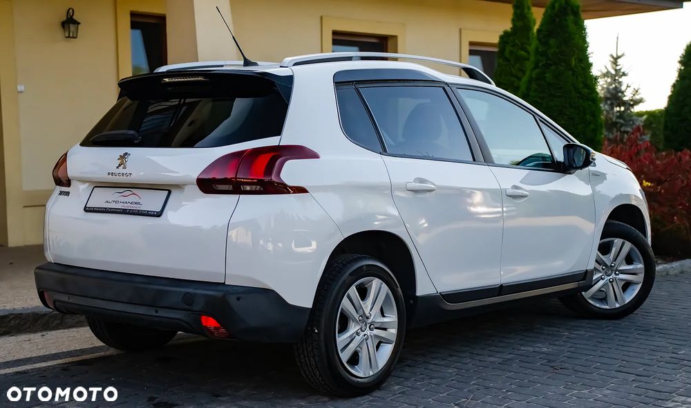 Peugeot 2008 1.2 Pure Tech Style EU6 - 22