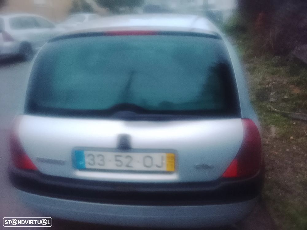 Renault Clio 1.9 D RN - 4