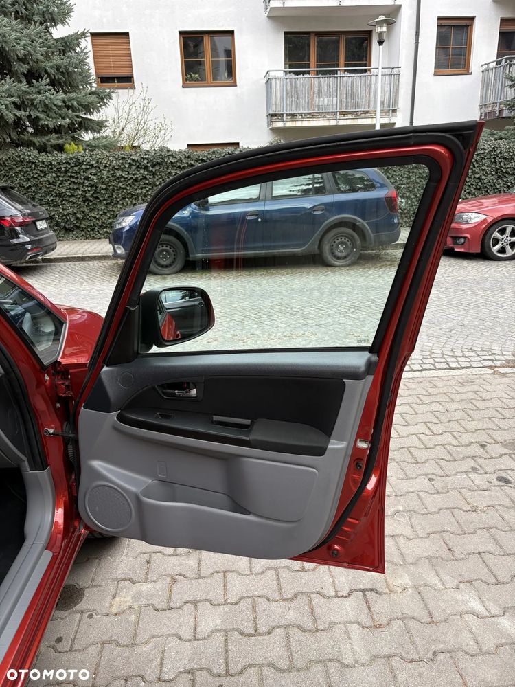 Suzuki SX4 1.6 Premium - 23
