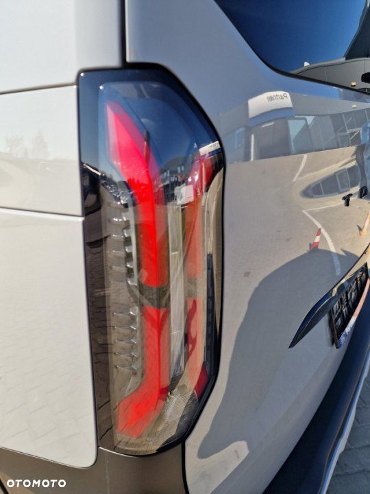 Ford Tourneo Custom - 14
