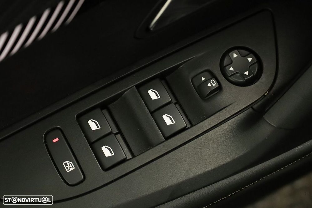 Peugeot 2008 1.2 PureTech Allure - 21