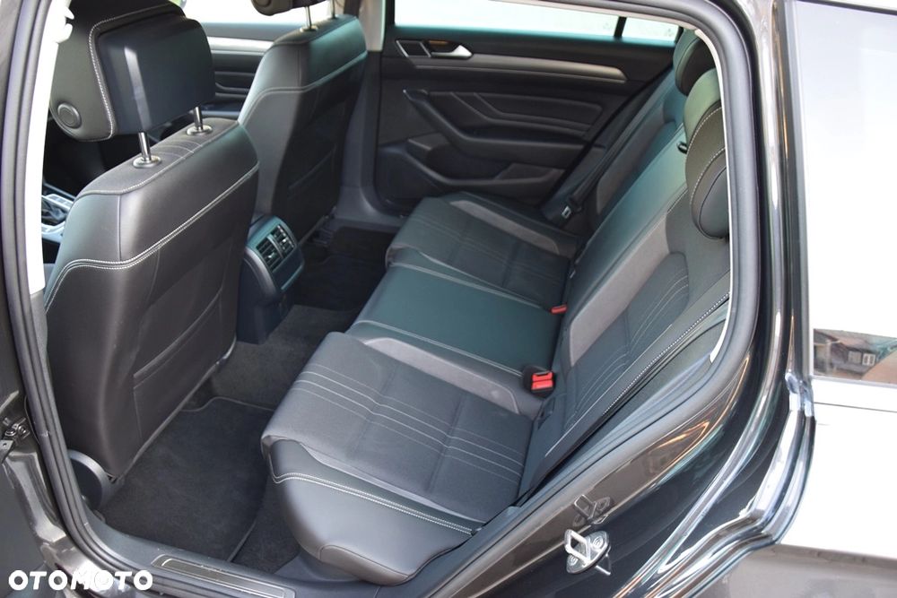 Volkswagen Passat Alltrack 2.0 TDI SCR DSG 4Motion - 15