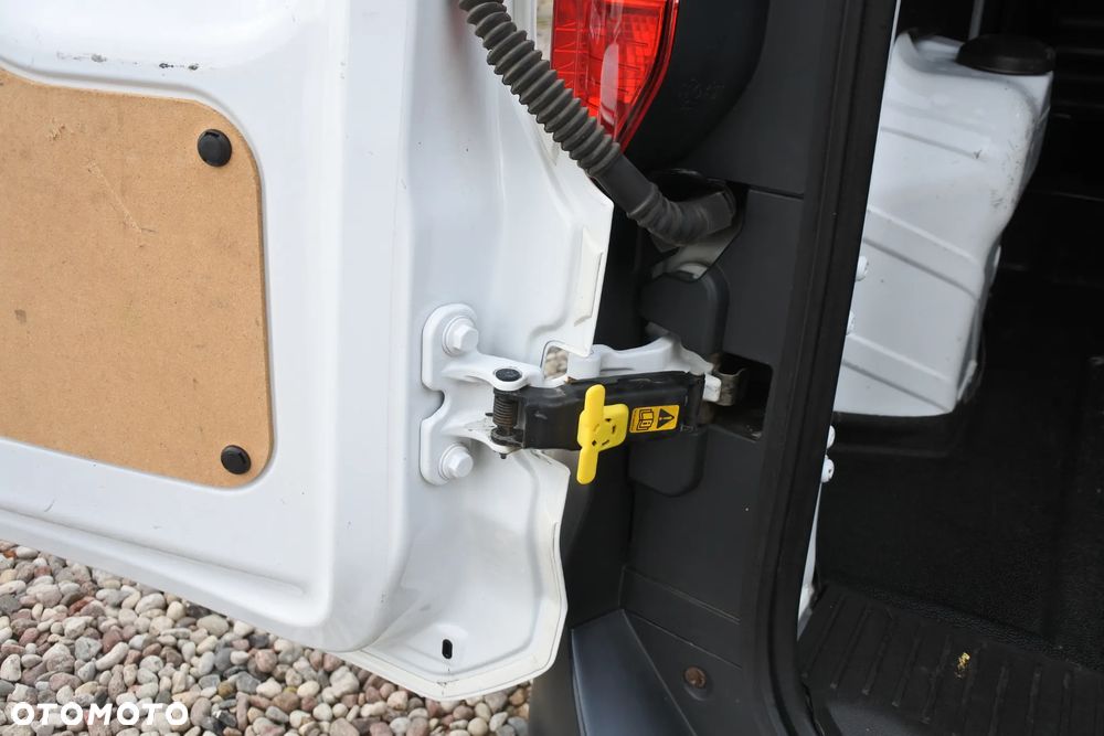 Ford TRANSIT COURIER - 24
