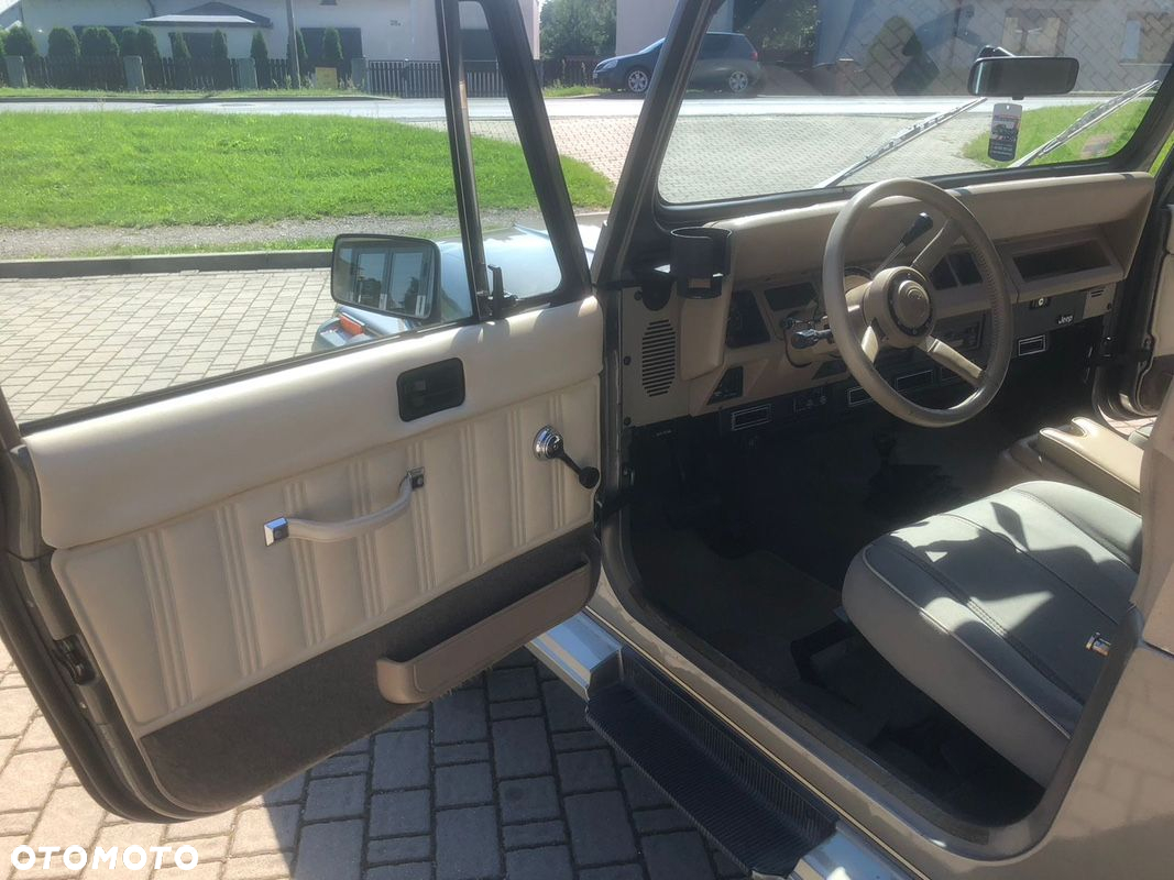 Jeep Wrangler - 15