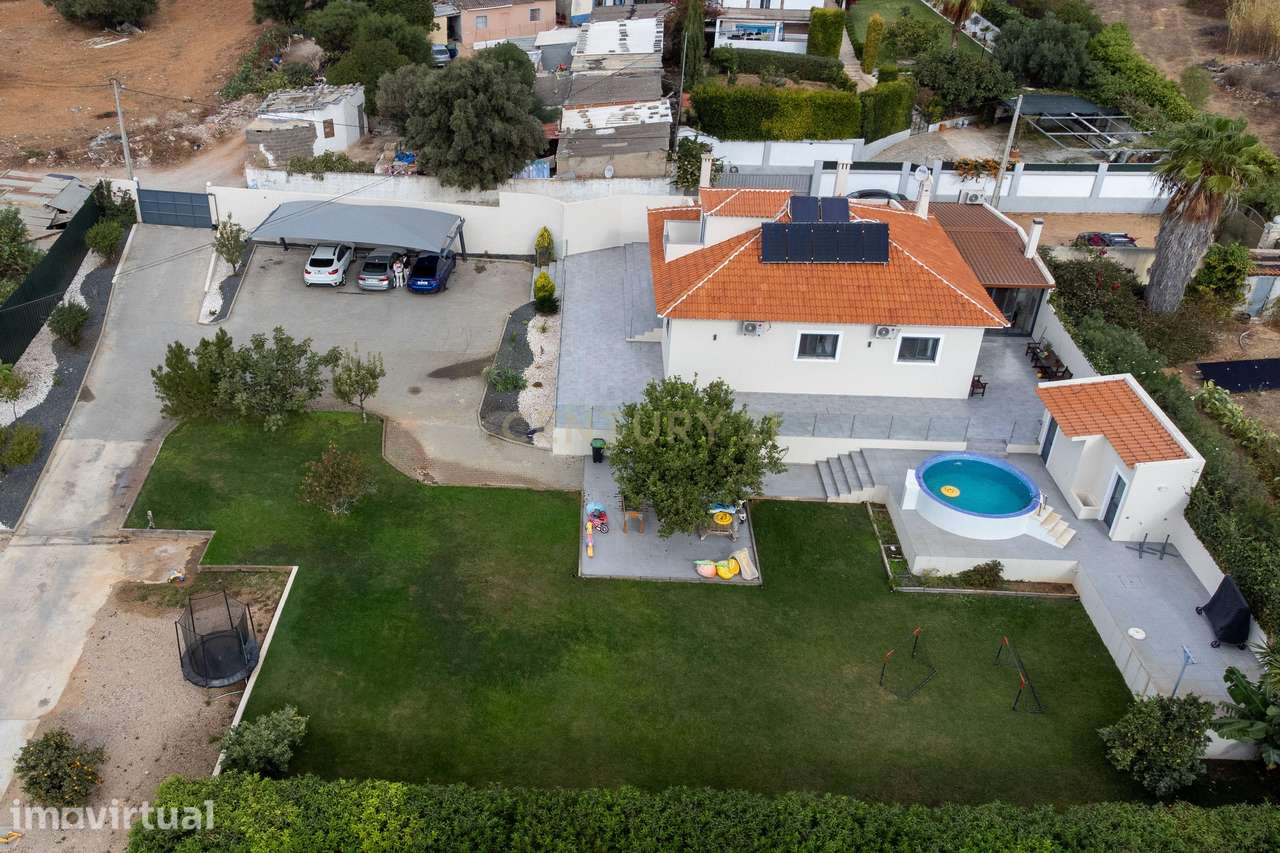 Moradia, 100 m², Santa Bárbara de Nexe - Grande imagem: 5/49