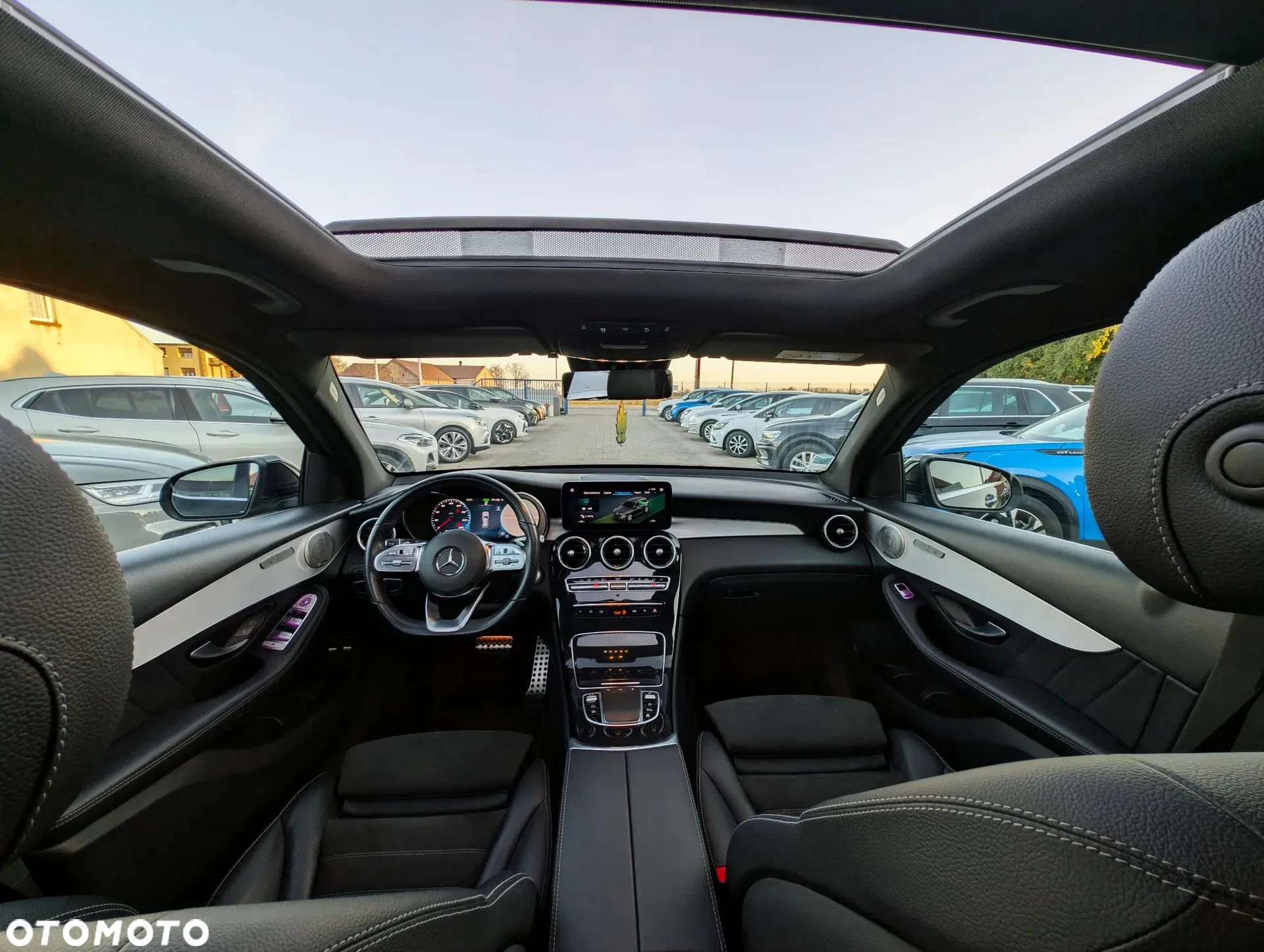 Mercedes-Benz GLC 300 e 4Matic 9G-TRONIC AMG Line Plus - 37