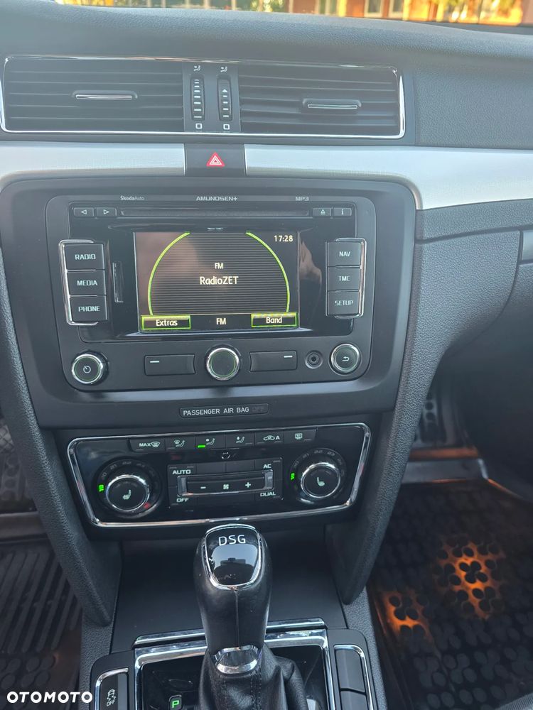 Skoda Superb 2.0 TDI Elegance DSG - 30