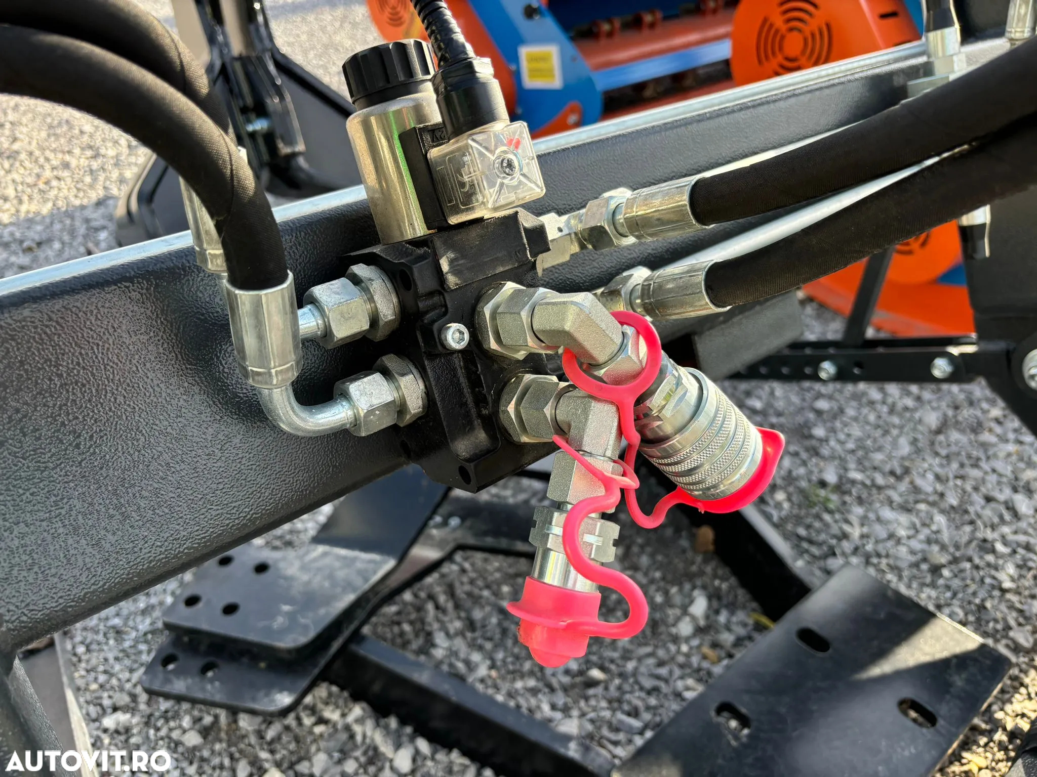 Terraking Încărcător frontal MetalTechnik MTS900 pentru UTB 650/445 - 7
