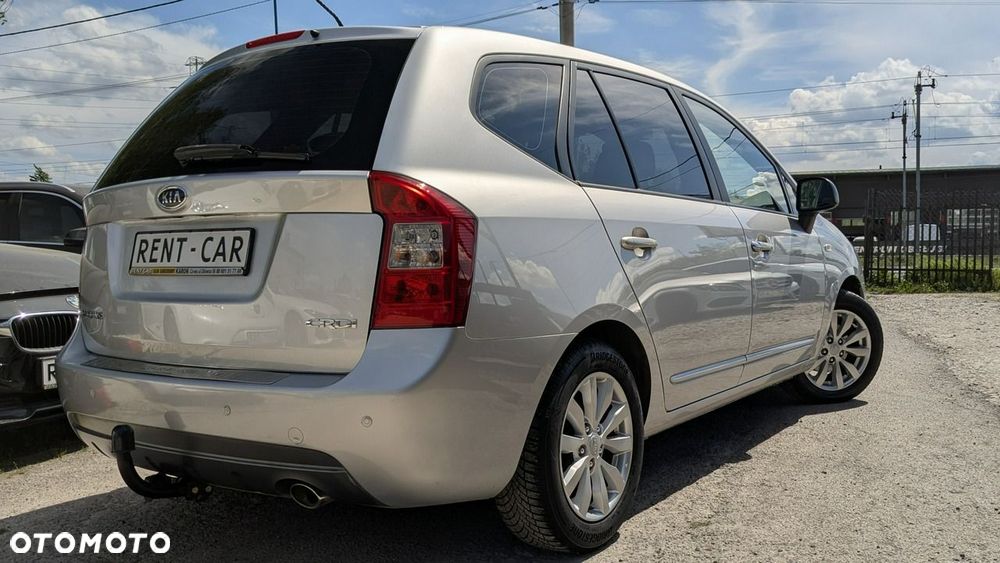 Kia Carens - 12