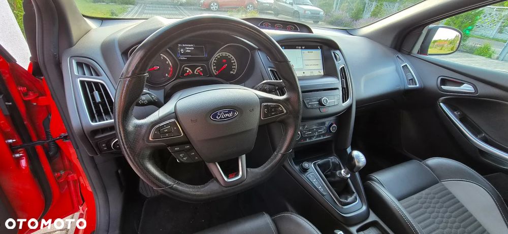 Ford Focus 2.0 EcoBoost ST-2 - 33