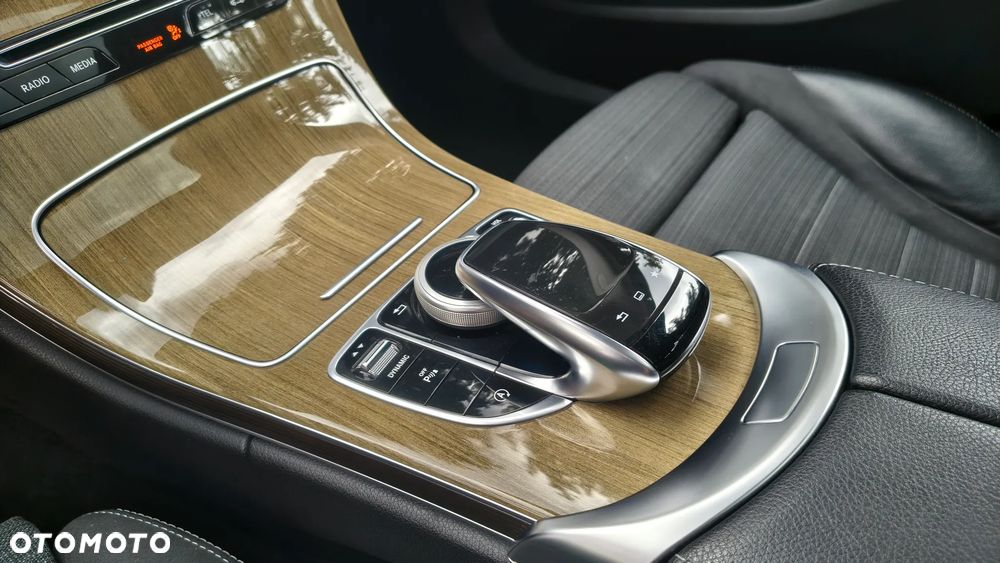 Mercedes-Benz Klasa C 180 7G-TRONIC - 26
