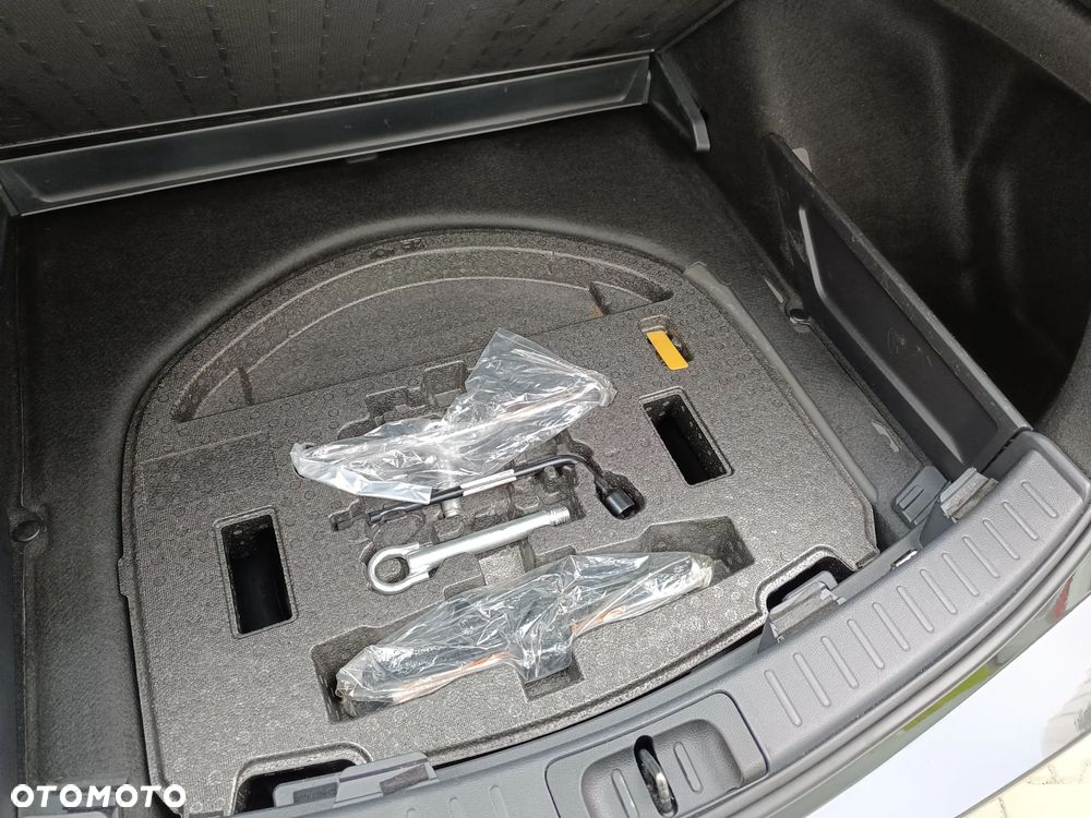 Toyota Corolla 1.8 Hybrid Comfort - 25