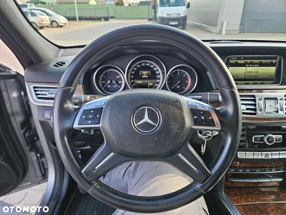 Mercedes-Benz Klasa E 300 BlueTEC 7G-TRONIC Elegance - 13