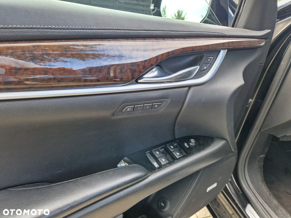 Cadillac XTS - 8