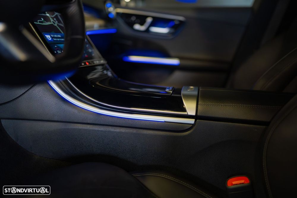 Mercedes-Benz C 300 e AMG Line - 26