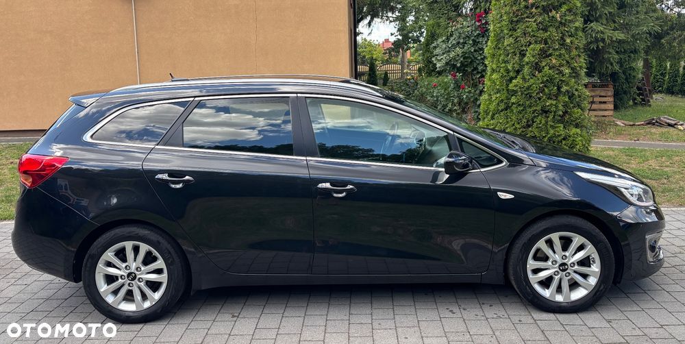 Kia Ceed 1.6 CRDi 136 ISG Dream-Team Edition - 6