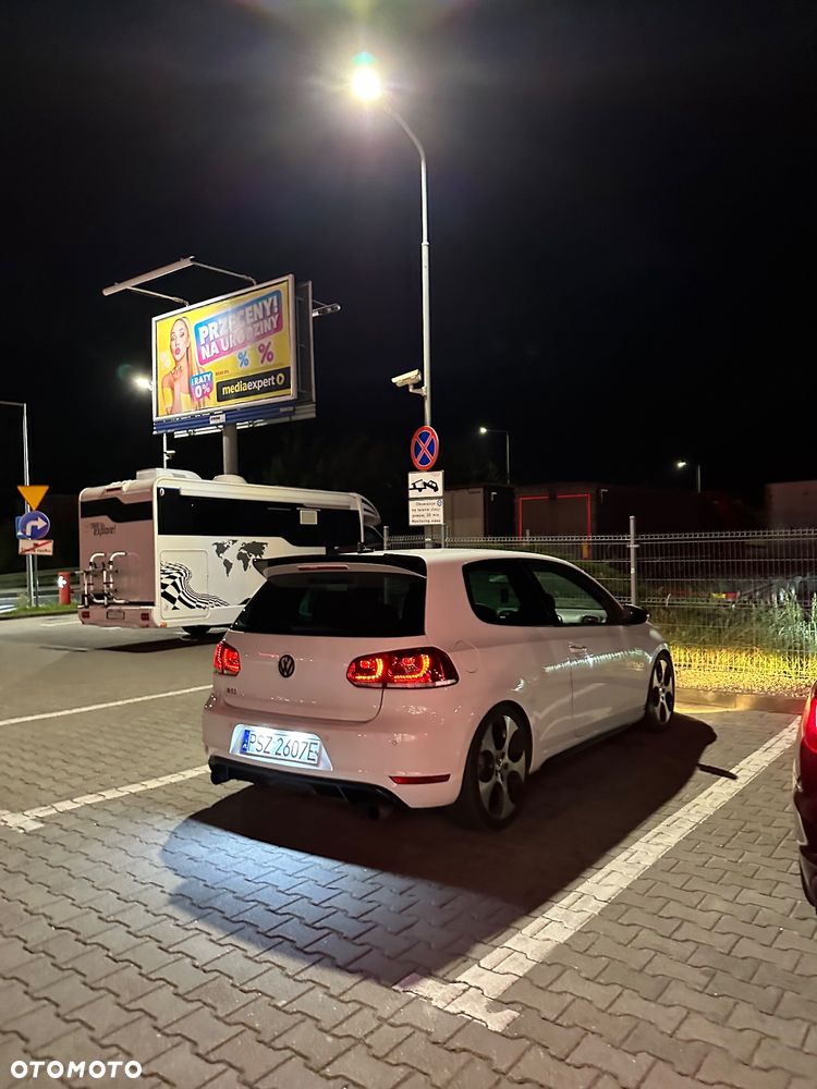 Volkswagen Golf VI 2.0 TSI GTI - 22